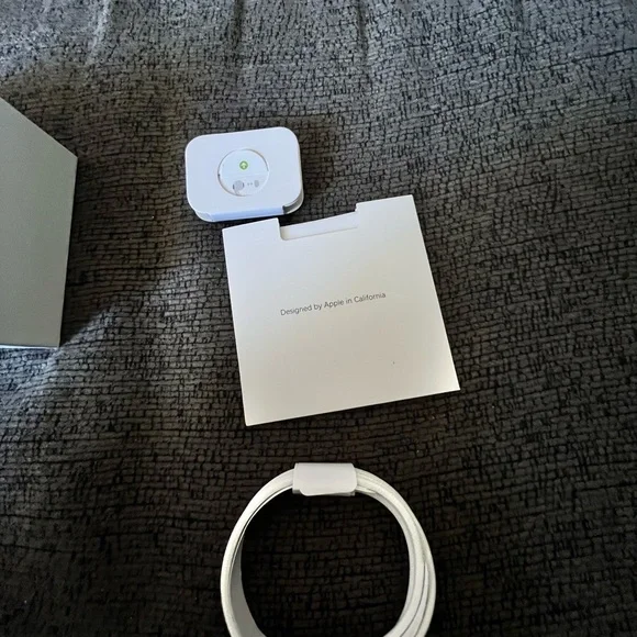 Apple White Wireless Earbuds